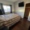 Unity Hotel - No Parking & Rooms Are Upstairs