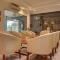 Super OYO Townhouse Oak Grand Orienchi - Jakarta