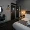 Hotel 105