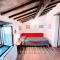 Spoleto Splash Casa Vicolo, a fabulous country cottage sleeps 45wifiaircon