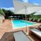 Spoleto Splash Casa Vicolo, a fabulous country cottage sleeps 45wifiaircon