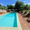 Spoleto Splash Casa Vicolo, a fabulous country cottage sleeps 45wifiaircon