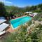 Spoleto Splash Casa Vicolo, a fabulous country cottage sleeps 45wifiaircon