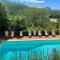 Spoleto Splash Casa Vicolo, a fabulous country cottage sleeps 45wifiaircon