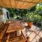 Spoleto Splash Casa Vicolo, a fabulous country cottage sleeps 45wifiaircon