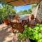 Spoleto Splash Casa Vicolo, a fabulous country cottage sleeps 45wifiaircon