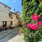 Spoleto Splash Casa Vicolo, a fabulous country cottage sleeps 45wifiaircon