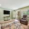 Pet-Friendly Gem with Private Yard in Westminster! - وستمنستر