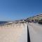 Host Wise - Spacious & Sunny Vintage Apartment at the Beach