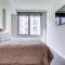 Stylish Condo at Clarendon with Rooftop Views