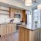 Stylish Condo at Clarendon with Rooftop Views