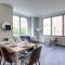 Stylish Condo at Clarendon with Rooftop Views