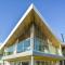 Le Var - Beachfront home in Bracklesham Bay
