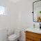 Cozy Greenport Cottage