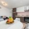 Apartment with balcony and view - Kaštel Stari