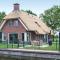 Child-friendly villa, in a holiday park on the water in Friesland - Idskenhuizen