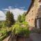 Attractive apartment in typical Tuscan style