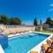 Spacious Villa with Pool and Bubble bath in Pula - Valtura