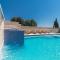 Spacious Villa with Pool and Bubble bath in Pula - Valtura