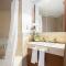 Magnificent Luxurious 2 BR with City Skyline & Sea View - Dubaj