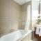 Magnificent Luxurious 2 BR with City Skyline & Sea View - Dubaj