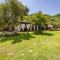 Local Stone Cottage With Shared Pool - Happy Rentals