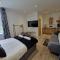 Apartment 4 Tynte Hotel. Mountain Ash. Just a short drive to Bike Park Wales - Quakers Yard
