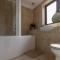 Huge 6 Bed House with Entertainment room and Hotub