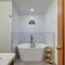 Mi-Wuk Village Vacation Rental with Multi-Level Deck