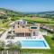 Villa Amore di Ada - Design, AirCo, Private Pool & Near The Beach