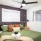 Wild West Disco Haus! Sleeps 12, Hot Tub + Gym!
