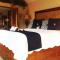 Luxury Villa Retreat - 8 Bedrooms - Sleeps 20