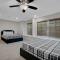 Vegas Hideaway~Pool, Bar, Many beds~NEAR STRIP - Las Vegas