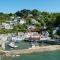 SPINDRIFT is A Beautiful Newly Refurbished THREE BEDROOM Private Family House located on the OLD HARBOUR and the COASTAL PATH in the Heart of Beautiful POLPERRO - بولبيرو