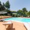 Appartamento Levante & Est With Shared Pool - Happy Rentals