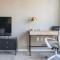 Santana Row 2br townhouse w pool nr highways SFO-1328 - San José