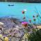 Charming coastal cottage - pet friendly!