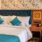 HOTEL WHITE RABBIT