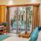 HOTEL WHITE RABBIT