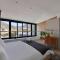 Top-Floor 2 Bed Unmatched Table Mountain Views - Кейптаун