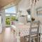 Stunning Home In Børkop