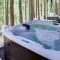 Luxury Forested Flagstaff Oasis with Hot Tub! - Mountainaire