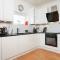 1 Lyndhurst