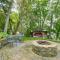 Vibrant Sterling Lakefront Lodge with Kayaks