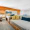 Remodeled And Oversized 2-Bedroom Condo In West Keystone With Mountain Views, Pool, Hot Tub Shuttle To Slopes! - Keystone