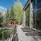 Remodeled And Oversized 2-Bedroom Condo In West Keystone With Mountain Views, Pool, Hot Tub Shuttle To Slopes! - Keystone