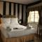 Brook Red Lion Hotel