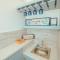 Attractive 3-Bedroom Home - Harbour Breeze