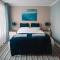 Seafarers View - 6 bedroom townhouse in Cowes, parking & seaviews.