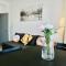 New Modern Apartment With FREE Private Parking